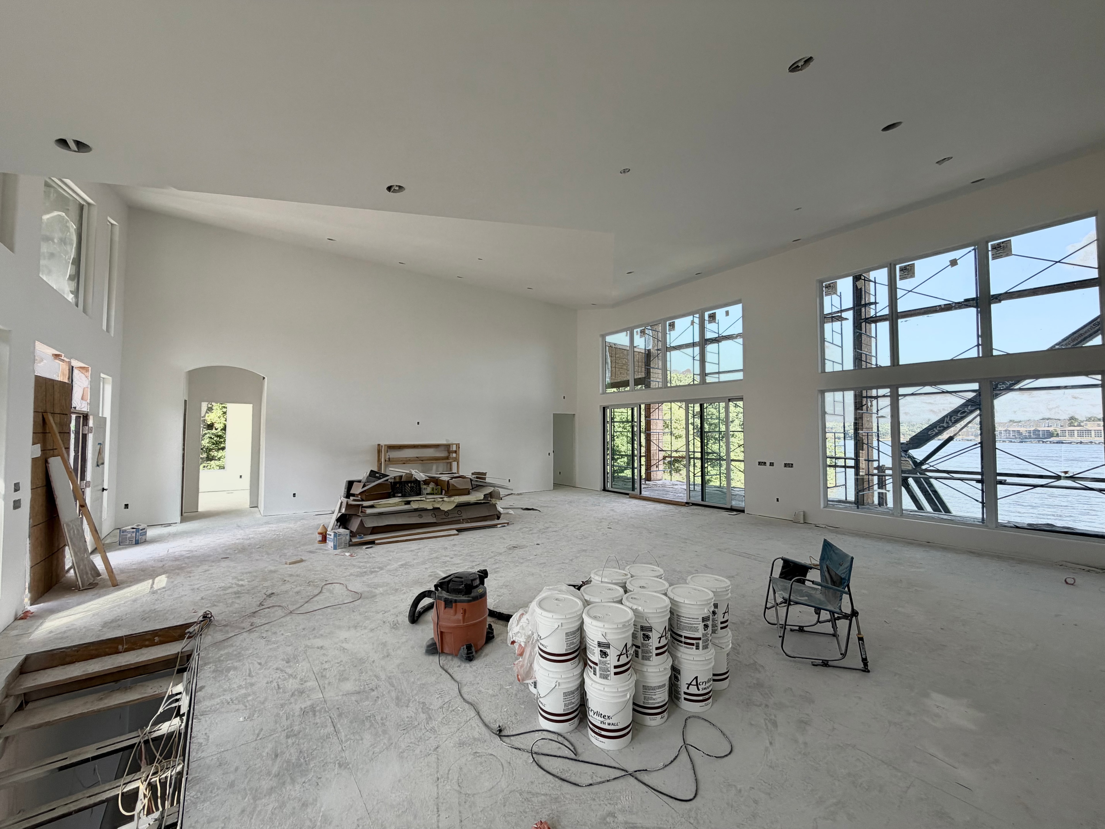 Why Builders Choose Level 5 Finishing Before Paint (And Why It Matters)
